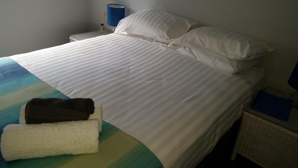 Centrebreak Beach Stay Green Head Room photo
